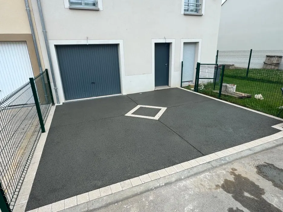 Béton Drainant : Guide Pratique 2026 pour Allées, Terrasses et Parkings Perméables